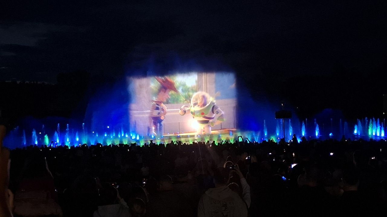 Wrocław: Tłumy zachwycone premierą pokazu Pixar