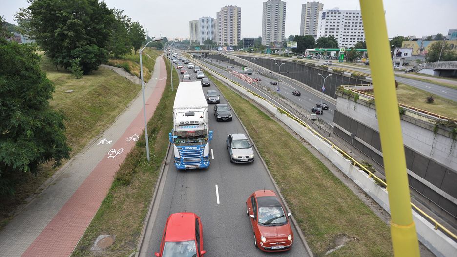 Katowice. Korek na ulicy Roździeńskiego 