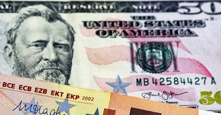 Złoty znów się umocnił. Euro odbija się od kolejnej granicy
