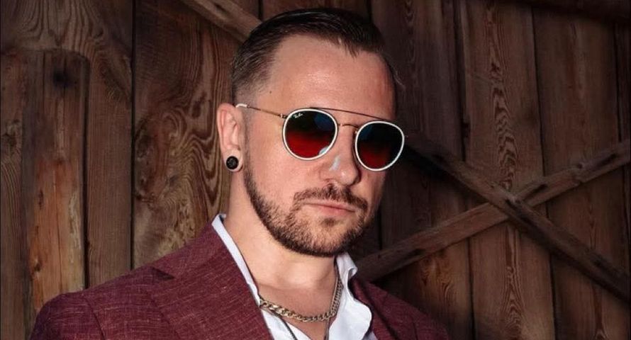 Od Majewskiego do Stanowskiego. Jak Maciej Dąbrowski stał się Człowiekiem Wargą