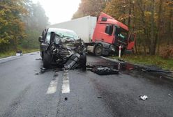 Tragedia na drodze. Jedna osoba nie żyje, dwie w ciężkim stanie
