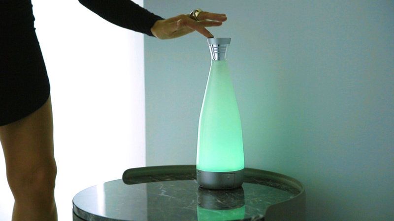 Deconnect Gloo – piękna ładowarka bezprzewodowa, powerbank i lampa LED w jednym 9