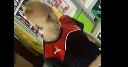 Zniszczył pomnik Lecha Kaczyńskiego. Policja szuka tego mężczyzny