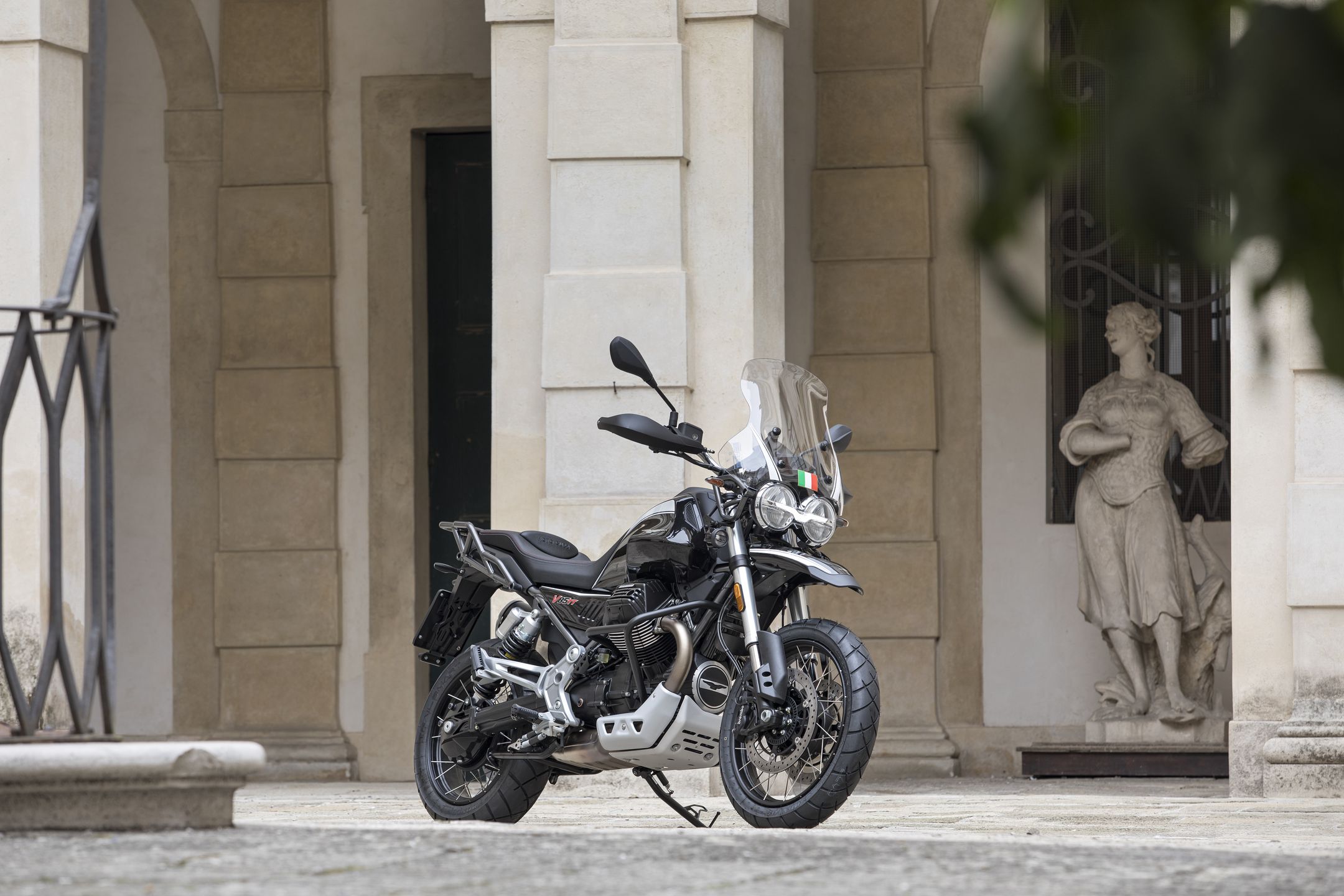 Moto Guzzi V85 TT Guardia d’Onore