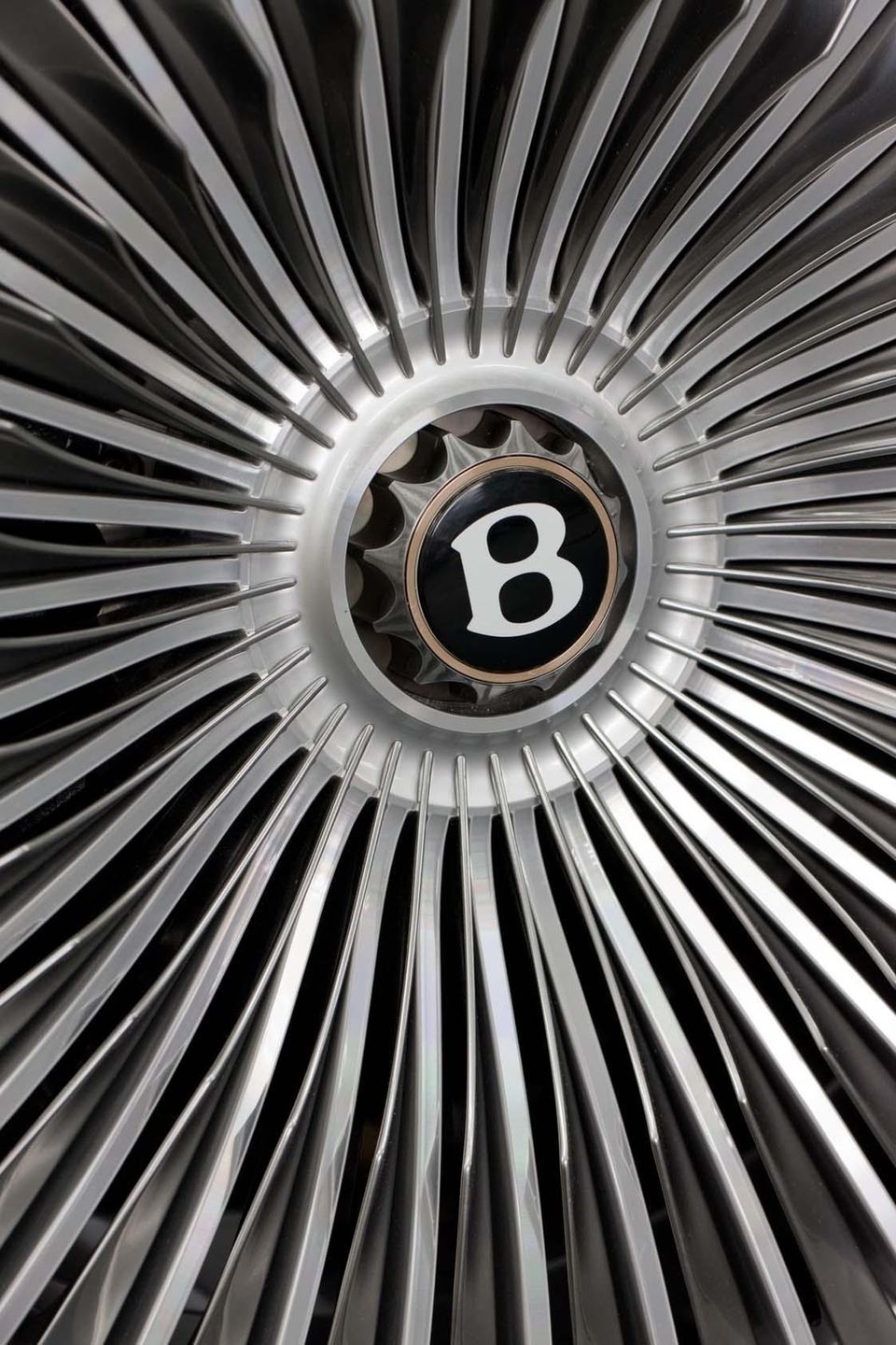 Bentley EXP 9 F SUV