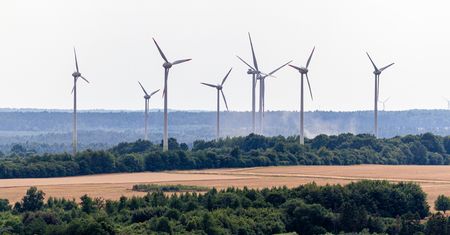 Ustawa wiatrakowa powraca. Rząd zdecyduje o odległości