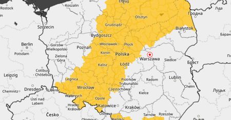 IMGW ostrzega. Burze i ulewy w 12 województwach