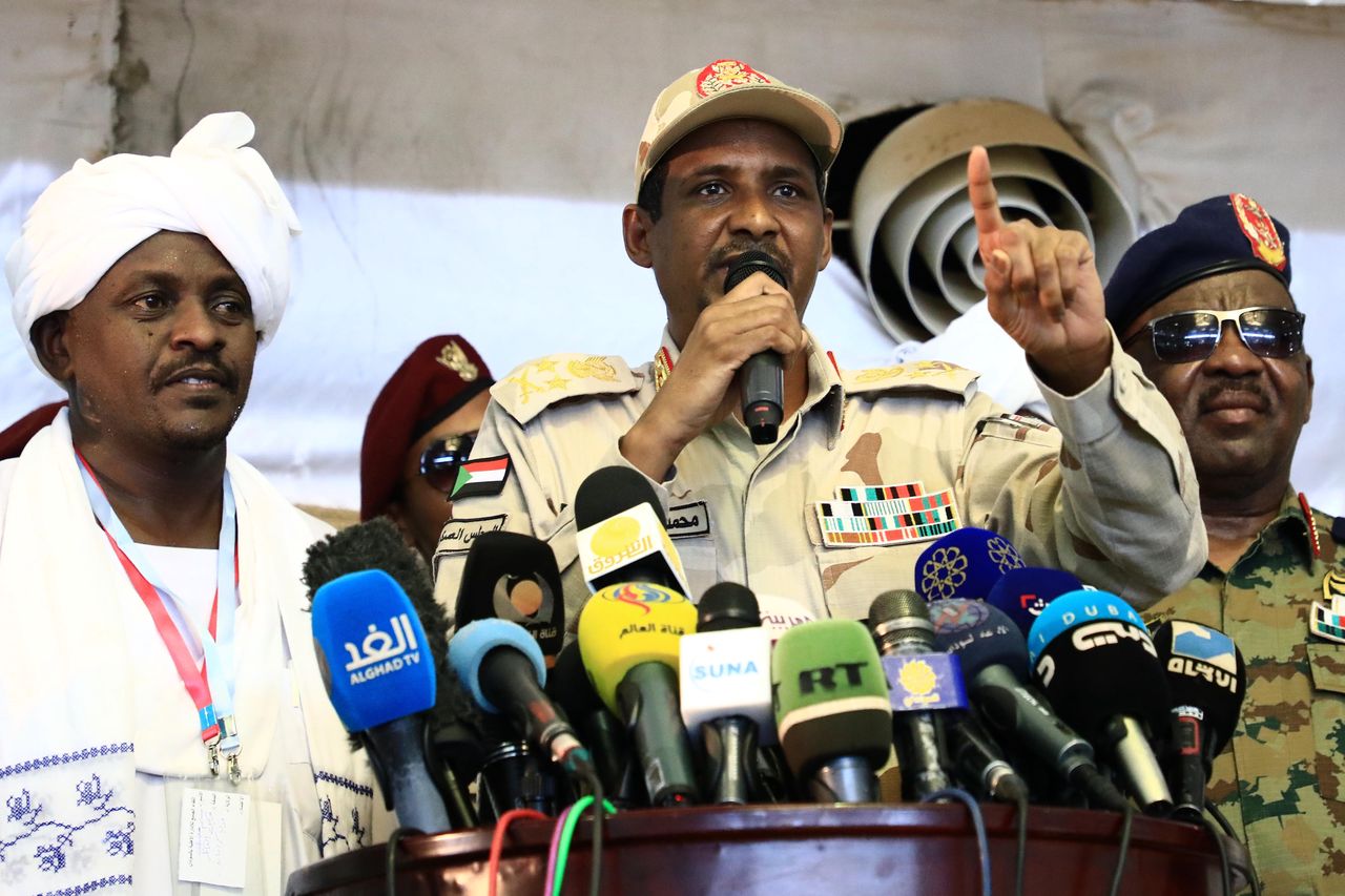 The USA imposed sanctions on RSF leader Mohamed Hamdan Dagalo, known as Hemedti.