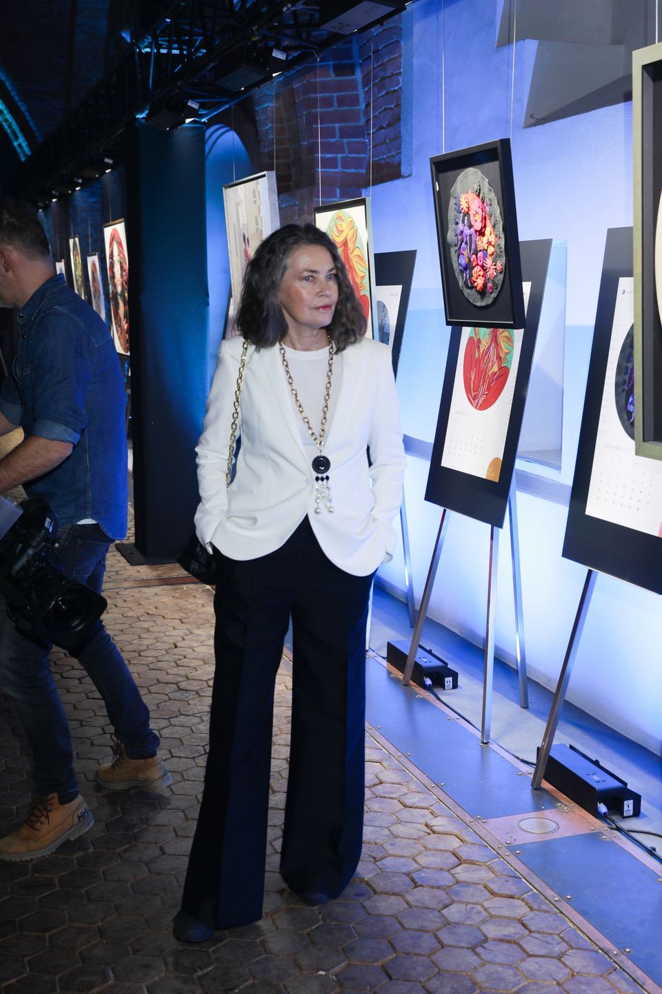 Lidia Popiel na wernisażu kalendarza artystycznego Gedeon Richter Polska