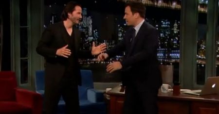 Keanu Reeves trenuje Tai Chi!