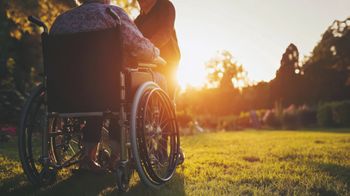 Oświęcim: Lato seniorów z Dziennym Domem Pomocy. Nad Sołą, na bulwarach i w ogrodach