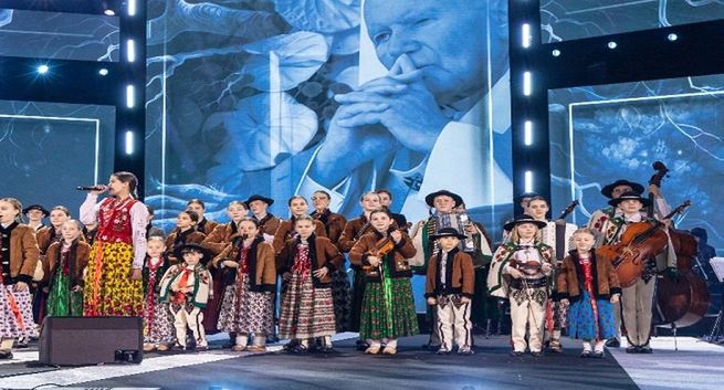 Koncert „Pośród wielu dróg” z Wadowic w TVP1