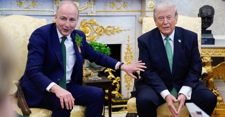Zaskoczenie w Białym Domu. Próbował nie śmiać się ze słów Trumpa