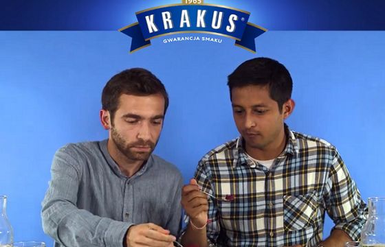 Obcokrajowcy promują produkty Krakus na grilla (wideo)