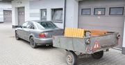 Audi z przyczepką krążyło po Podlasiu. Kierowcy i pasażerom grozi 5 lat