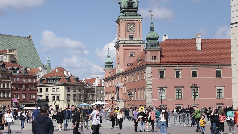 Tlumy na pierwszym swiateczno-wielkanocnym spacerze Tlumy na pierwszym swiateczno-wielkanocnym spacerze Tlumy na swiateczno-wielkanocnym spacerze