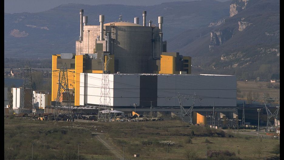 Pożar nieczynnej elektrowni jądrowej we Francji. Państwowa Agencja Atomistyki o promieniowaniu