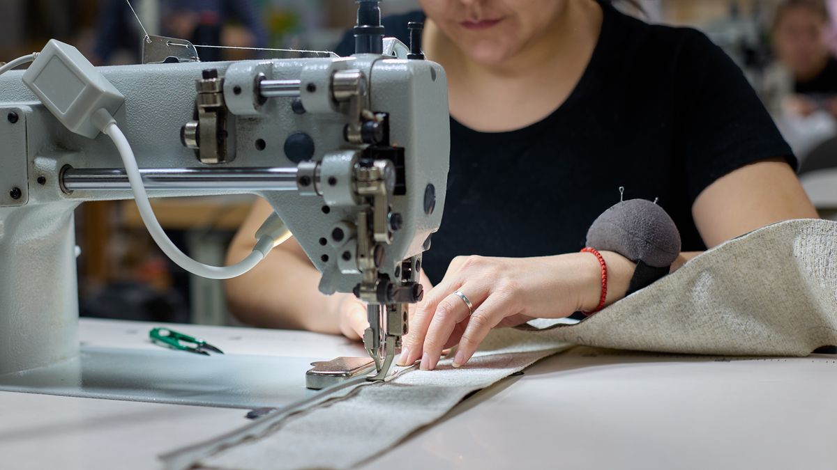 Brakuje m.in. szewców i krawców