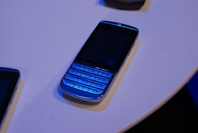 Nokia Asha 300 #4