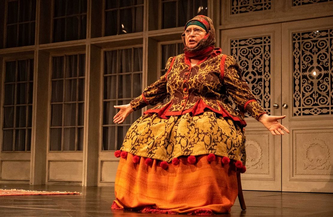 Krystyna Tkacz w "Ożenku" w reż. Janusza Gajosa w Och-Teatrze