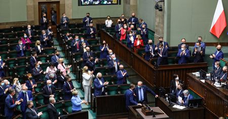 KPO. Jarosław Kaczyński zagłosował za poprawką PSL. Jest stanowisko PiS