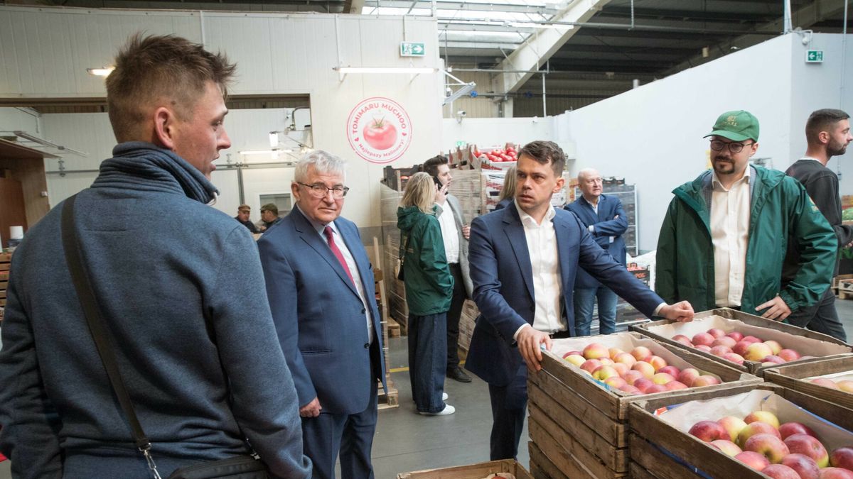 Micha? Ko?odziejczak na gie?dzie w Broniszach
16.05.2024  Bronisze k /Warszawy. Konferencja prasowa sekkretarza stanu w MRiRW Michala Kolodziejczaka N/z Michal Kolodziejczak, Mateusz Rzodkiewicz.fot. Tomasz Jedrzejowski/REPORTER
Tomasz Jedrzejowski/REPORTER