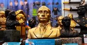 Pozłacany Putin do kupienia na targach. Nie zabrakło też innych zbrodniarzy