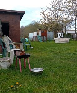 Zwłoki ukryte pod podłogą garażu. "W tym domu mieszkała piątka dzieci"