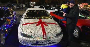 Nowa Sól: Świąteczny przejazd rozświetlonych aut i motocykli