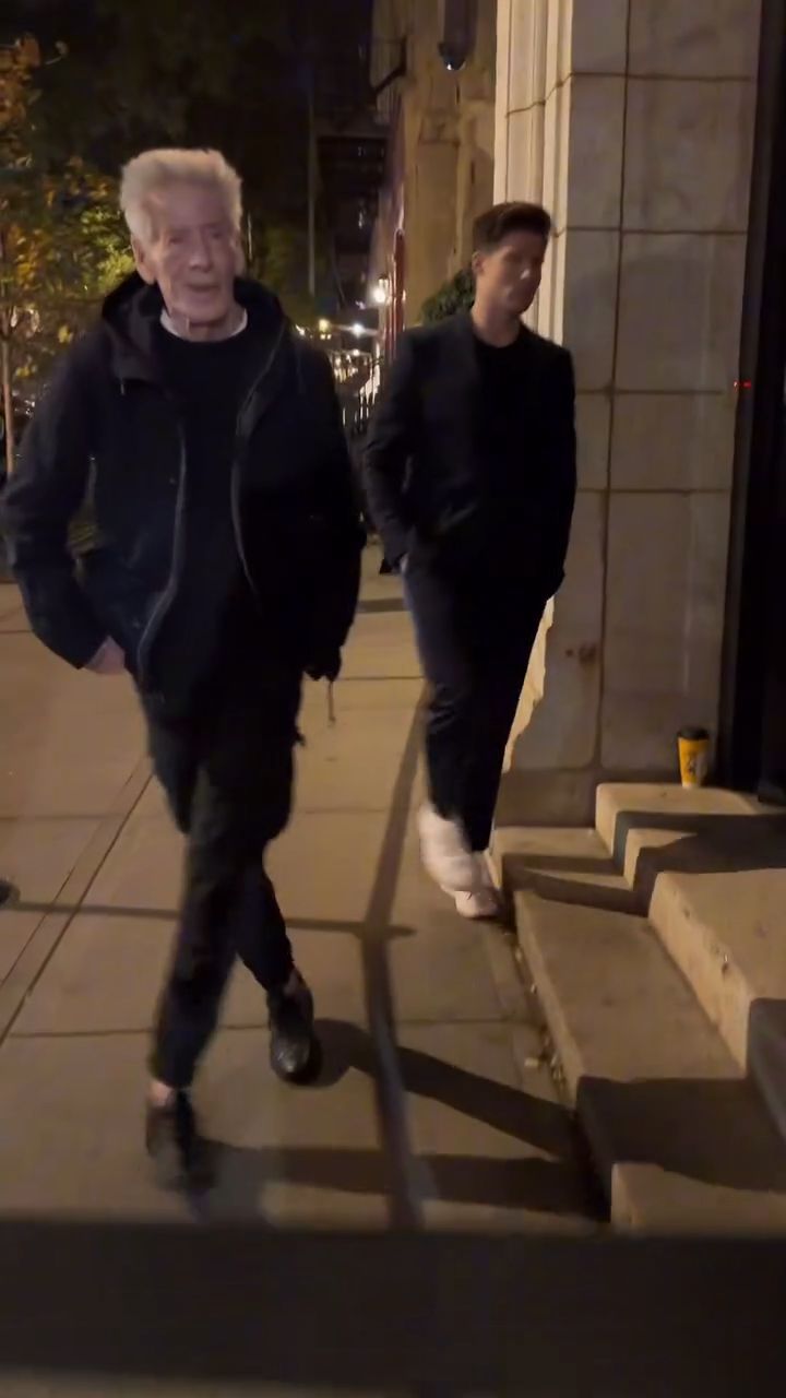 Calvin Klein z chłopakiem w drodze na modowy event