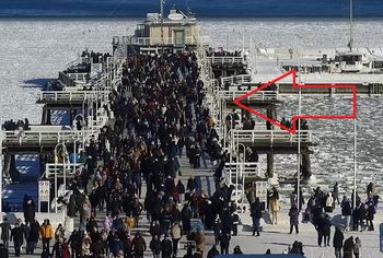 Była godzina 12:30. Na sopockim molo taki widok