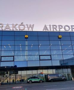 "Piloci stamtąd uciekają". Co się dzieje w Balicach?