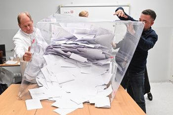 Hiszpańskie media o wyborach w Polsce. "Tradycyjny pojedynek"
