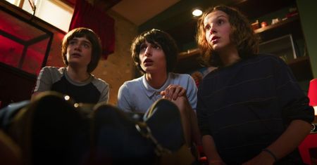 "Stranger Things": Gdzie zamieszka rodzina Byersów w 4. sezonie? Podpowiedź w filmiku zza kulis