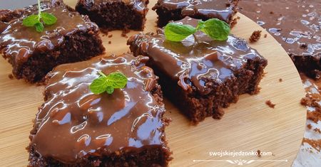 Błyskawiczny przepis na brownie. Sekretem jest jeden składnik