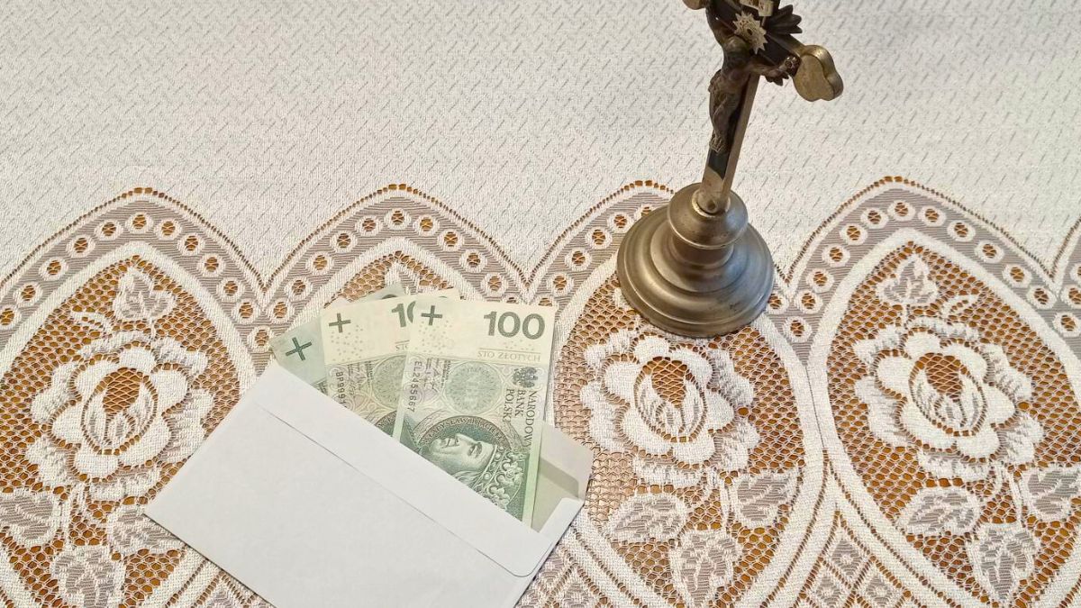 Ile trzeba przygotować na wizytę księdza?