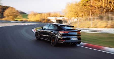 Bez nazwy, ale już z rekordem. Hardcorowe porsche cayenne coupe najszybsze na Nürburgringu