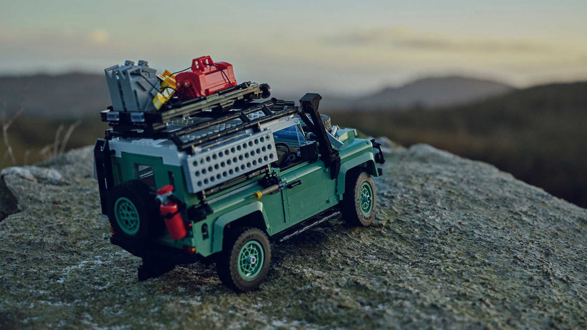 Land Rover Defender 90 Icons Lego