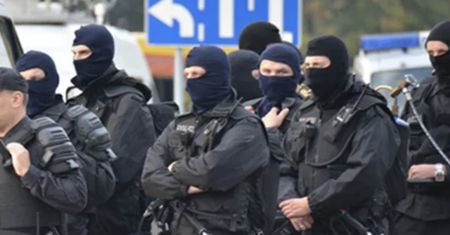 Koniec z kominiarkami w policji? Nieoficjalnie: jest decyzja nowego komendanta