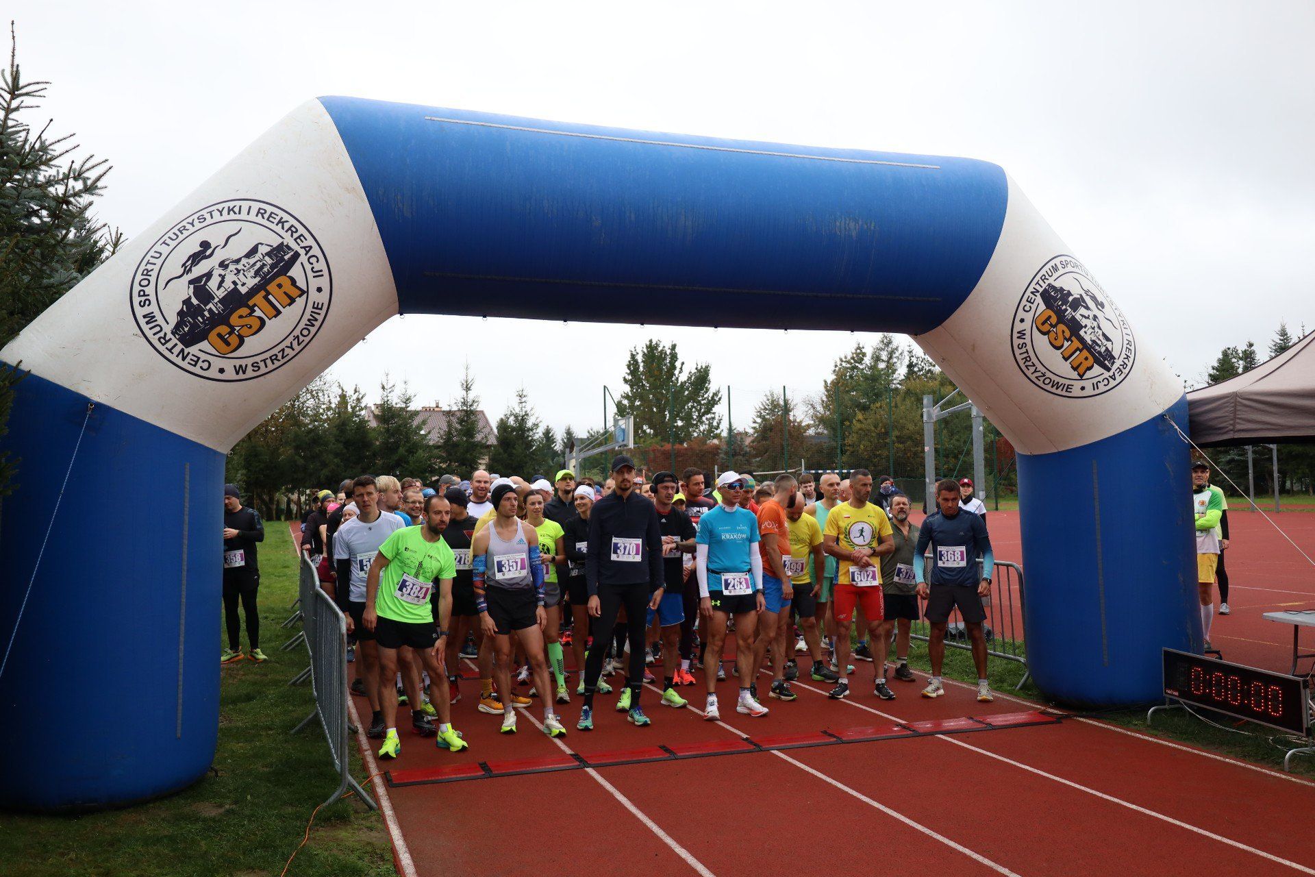 Zawodnicy rywalizowali na dystansach 10 i 5 kilometrów, a imprezę wsparły znane postacie sportu.