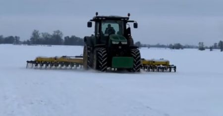 Rolnik nagrany. To nie dzieło AI. "Czegoś takiego nie widziałam"