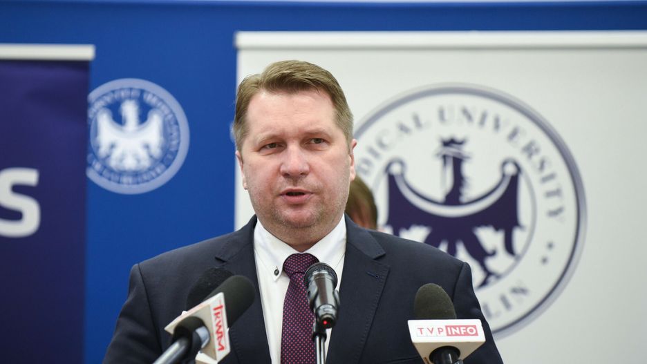 Radni z Gdańska debatują nad szkodliwymi zmianami w edukacji, które zaproponował min. Czarnek