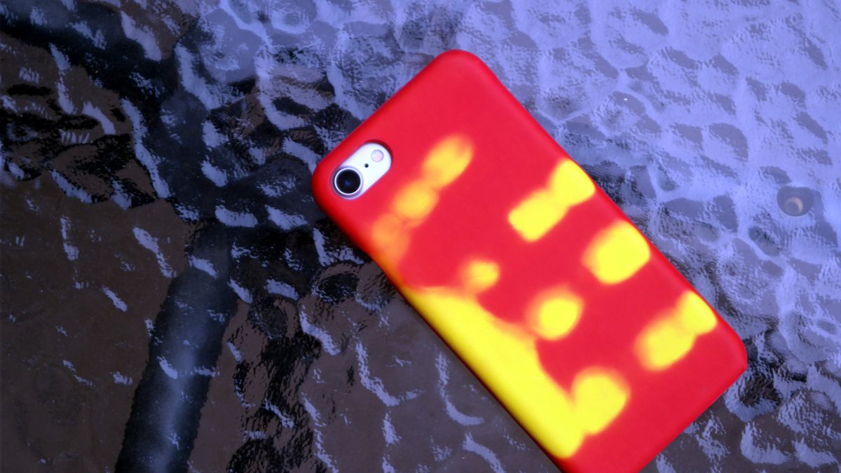 Chińskie etui na telefon, które zmienia kolor, gdy je trzymasz 1