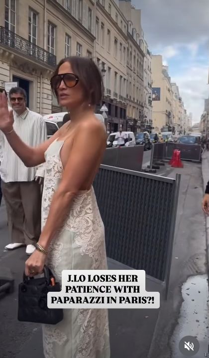 Jennifer Lopez SPIĘŁA SIĘ z fotoreporterami na ulicach Paryża