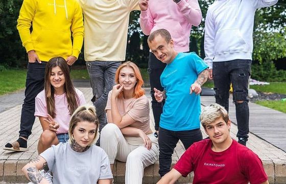 JR Holding przez pół roku obniżył wycenę Ekipa Holding o 40 proc.  9,6 mln zł zysku netto w 2021 roku