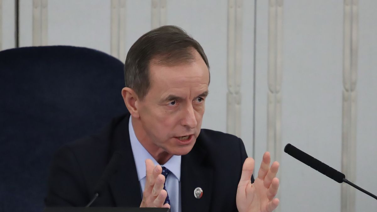 Marszałek Senatu wezwał Mateusza Morawieckiego, by przedstawił informację  o finansach państwa.