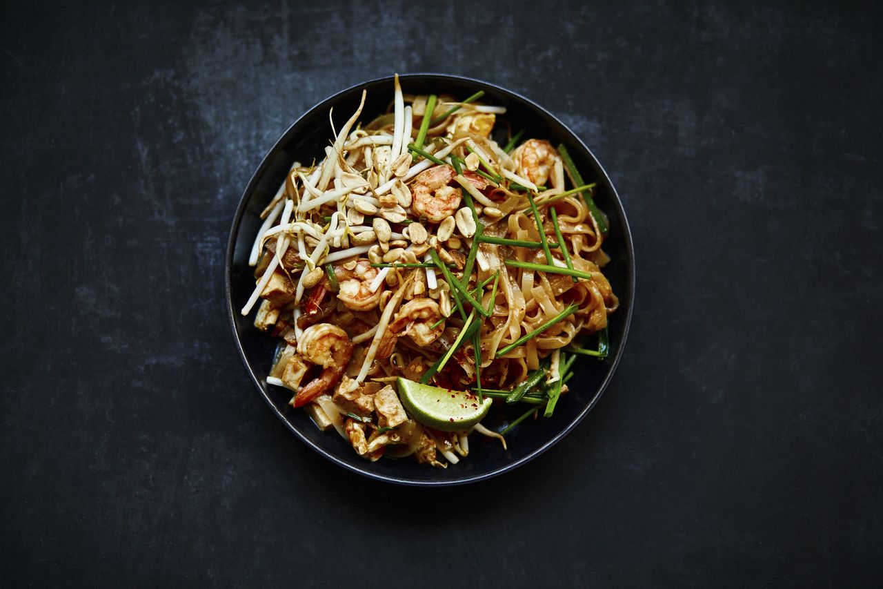 Pad thai z tofu i krewetkami