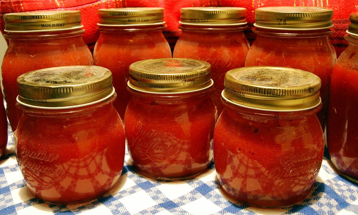 Do przygotowania pomidorów na zimę najlepiej nadają się mięsiste warzywa