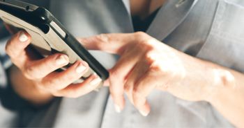 Coraz częściej zwierzamy się chatbotom. Dla części osób stają się cyfrowym towarzyszem