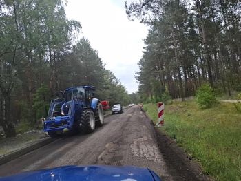 Zdarta nawierzchnia i wahadło. Rozpoczął się remont drogi między Dzikowem a Osiekiem